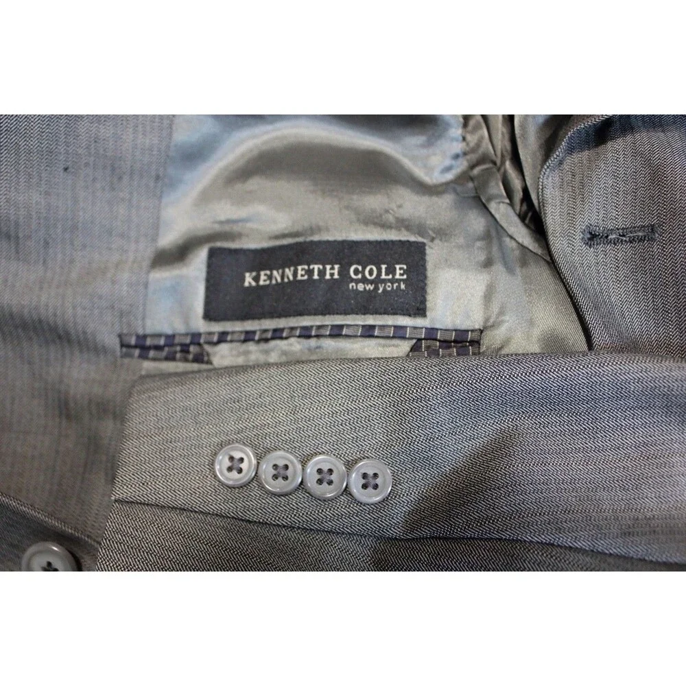 Kenneth Cole NY Wool Gray 2 piece Suit 3 Btn 43L Pleated Fronts 34